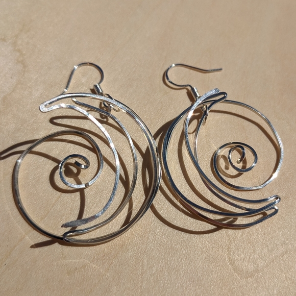 .925 Sterling Silver Earrings Crescent Moon Unique Spiral 3D Effect Cool - Picture 9 of 11
